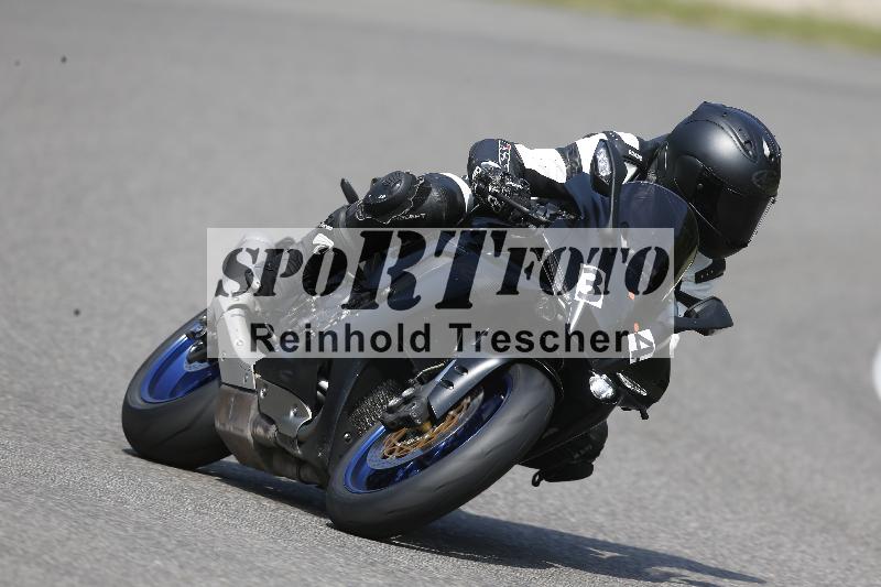 /Archiv-2025/49 26.08.2025 Cornu Master School ADR/rot-rouge/34